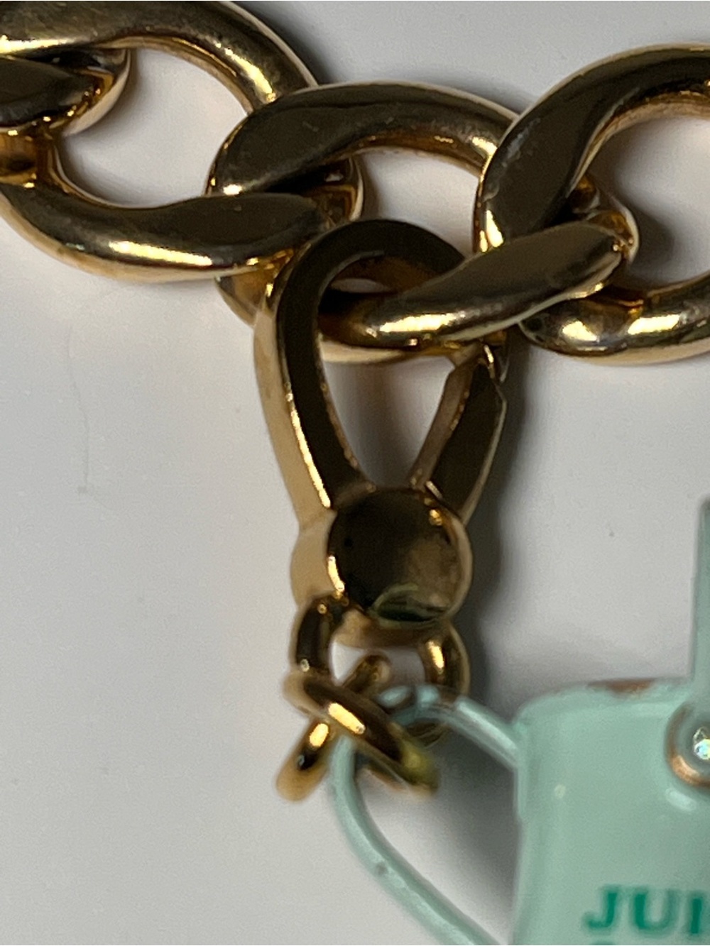 Juicy Couture Gold Tone Link Bracelet Removeable Green Watering Can Charm 7" - Picture 3 of 9